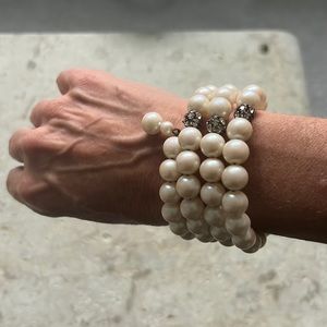 Flexible Coil wrap pearl beacelet